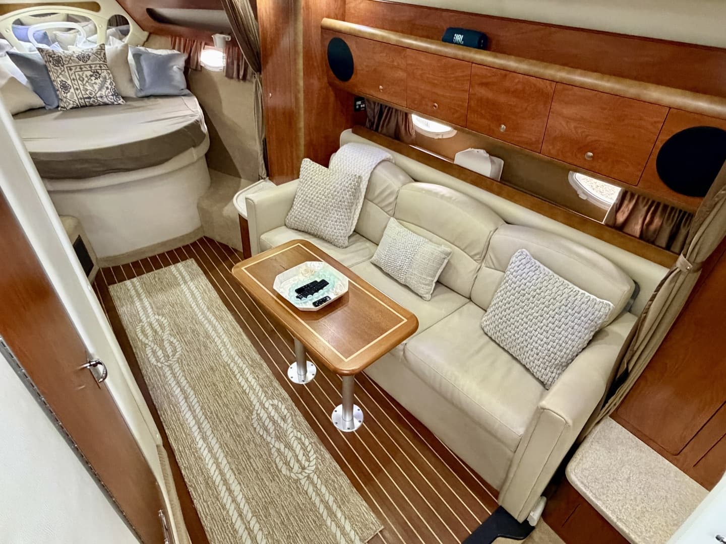 2007 Rinker 350 Express Cruiser