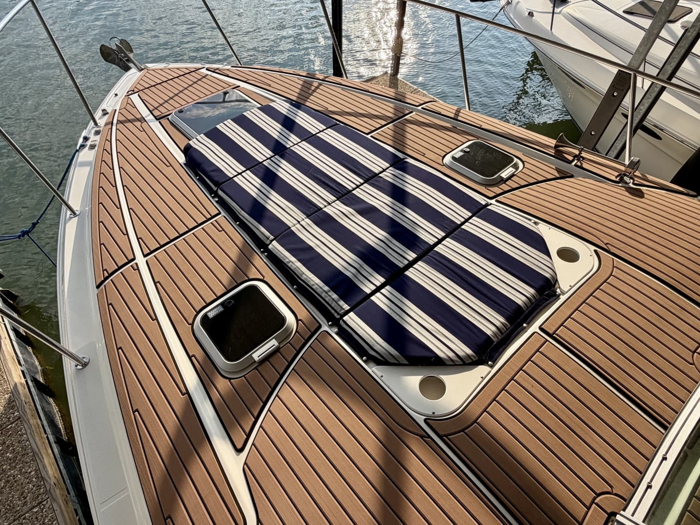 2007 Rinker 350 Express Cruiser