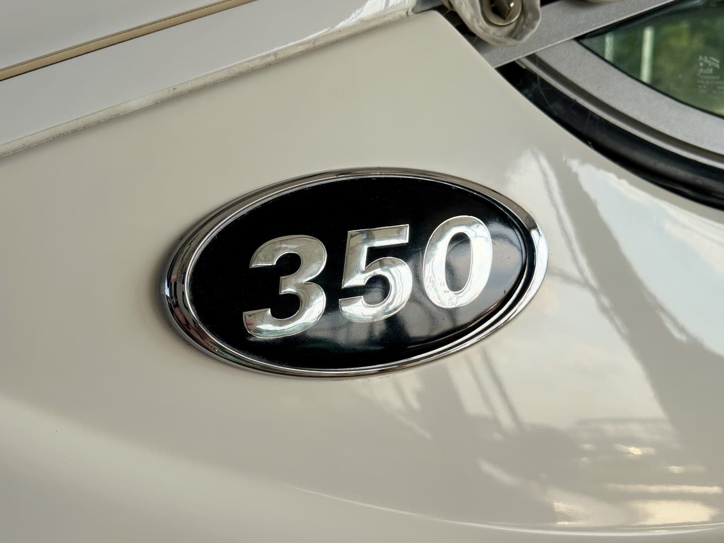 2007 Rinker 350 Express Cruiser