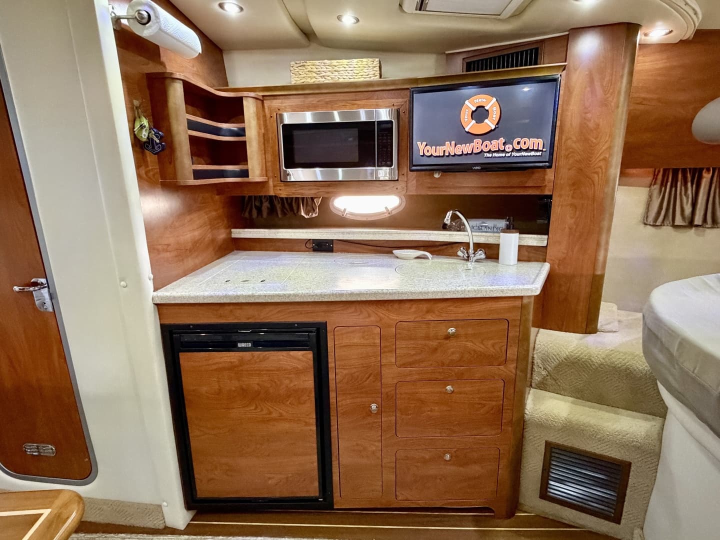 2007 Rinker 350 Express Cruiser