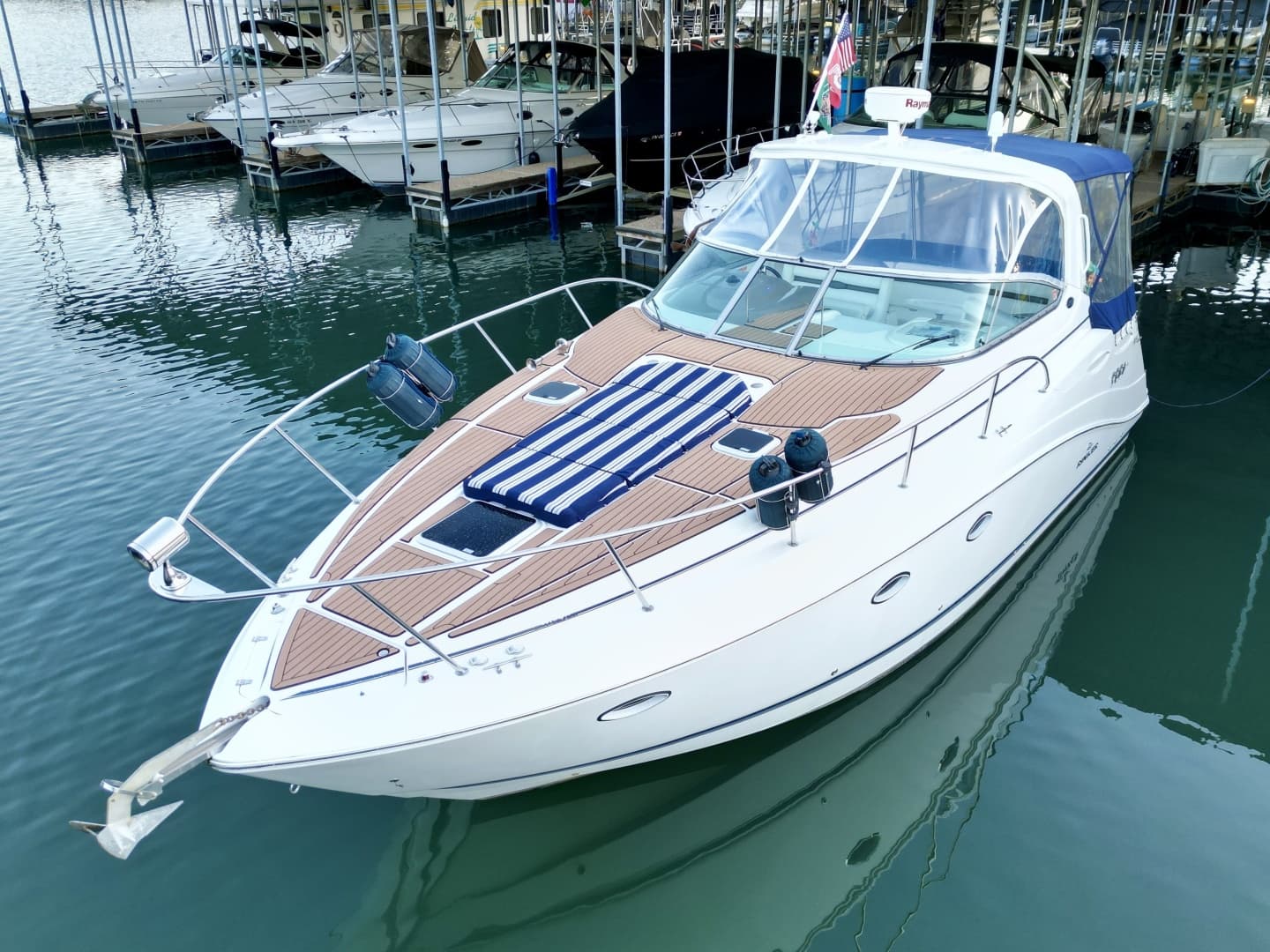 2007 Rinker 350 Express Cruiser