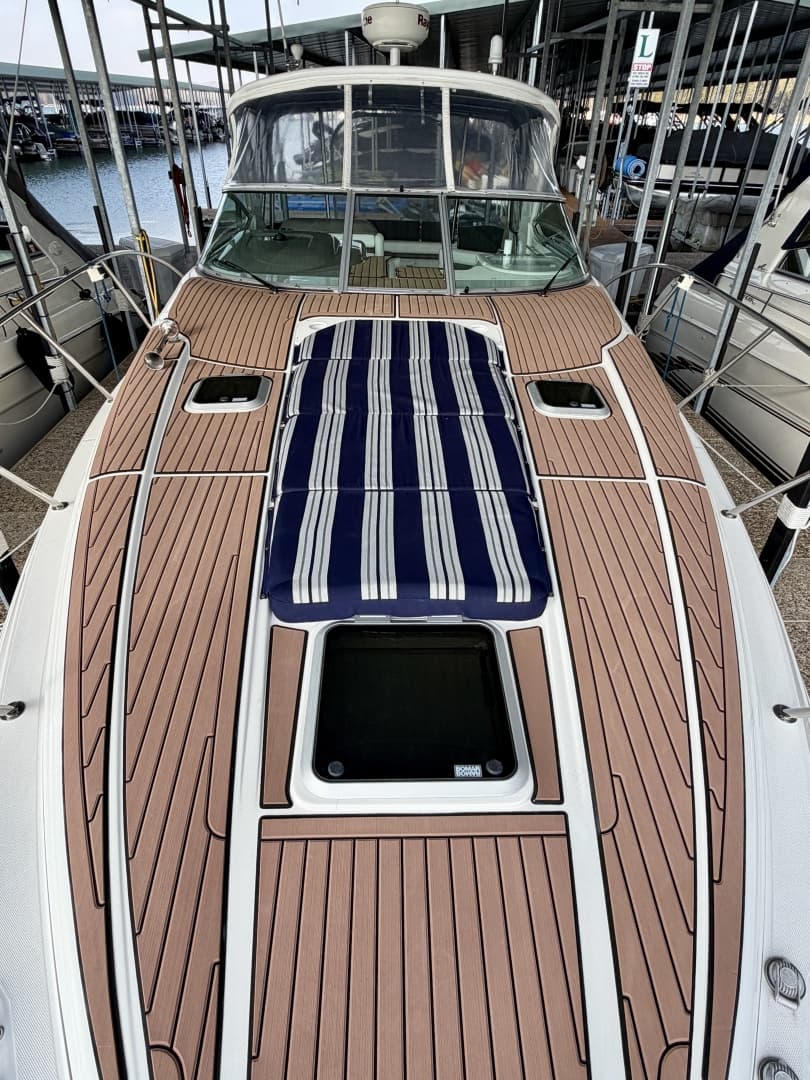 2007 Rinker 350 Express Cruiser