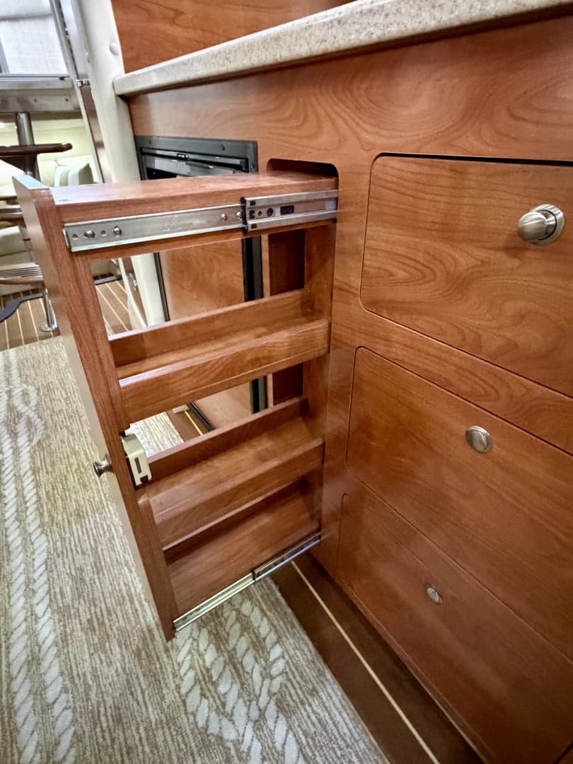 2007 Rinker 350 Express Cruiser