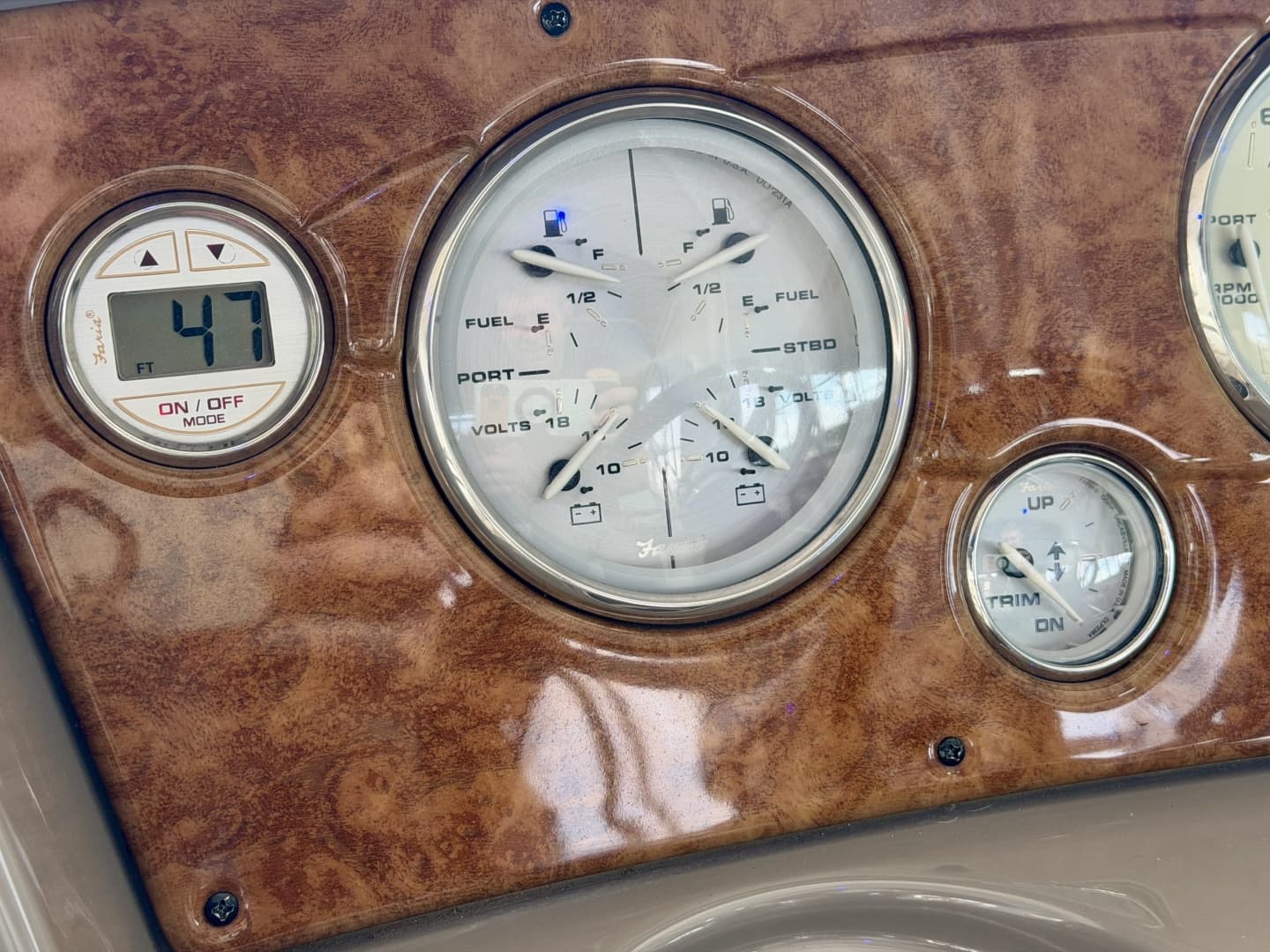 2007 Rinker 350 Express Cruiser