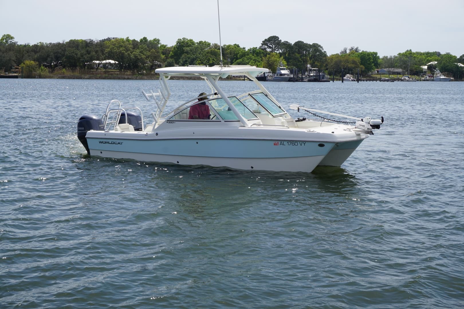 2024 23 World Cat 230 DC Exterior Profile (6)