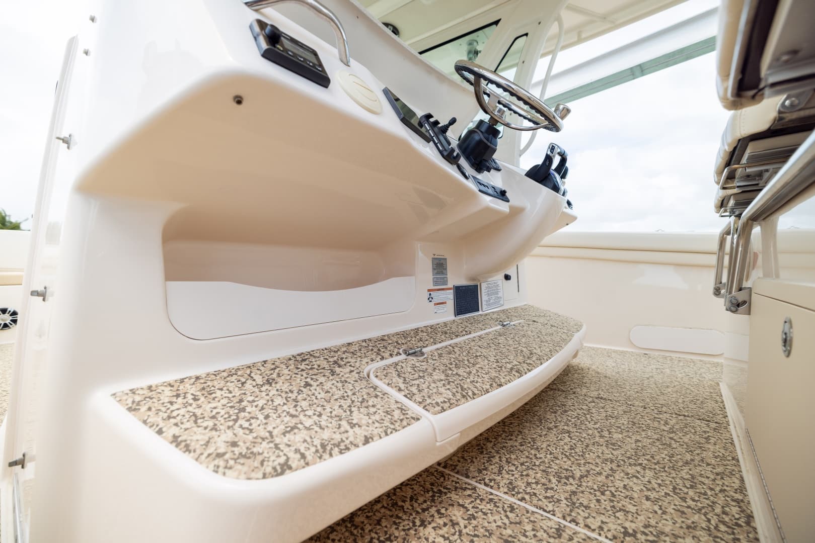 2021 Grady-White Canyon 376