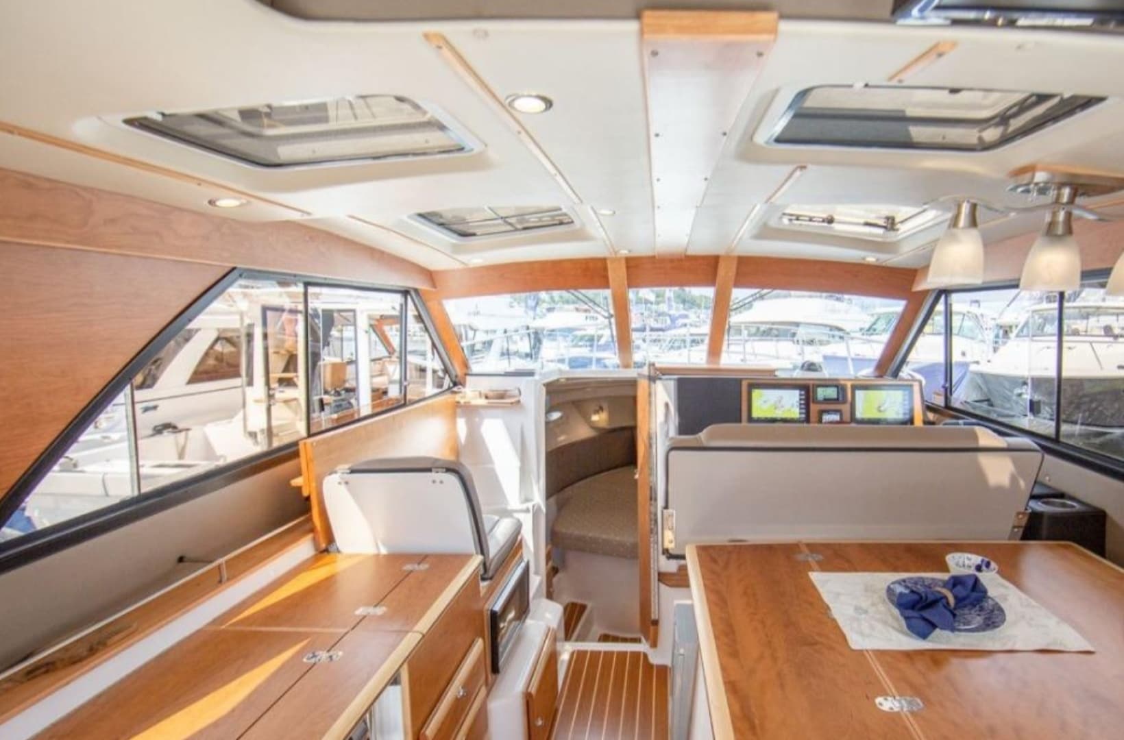 2022 Cutwater C-32 CB