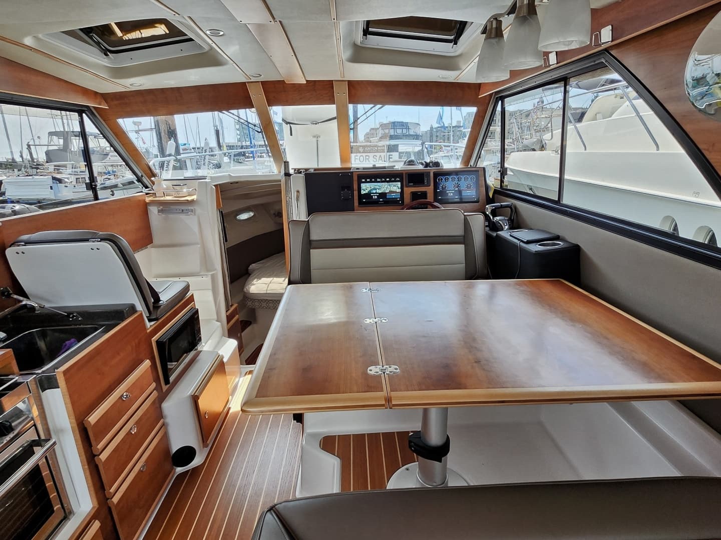 2022 Cutwater C-32 CB