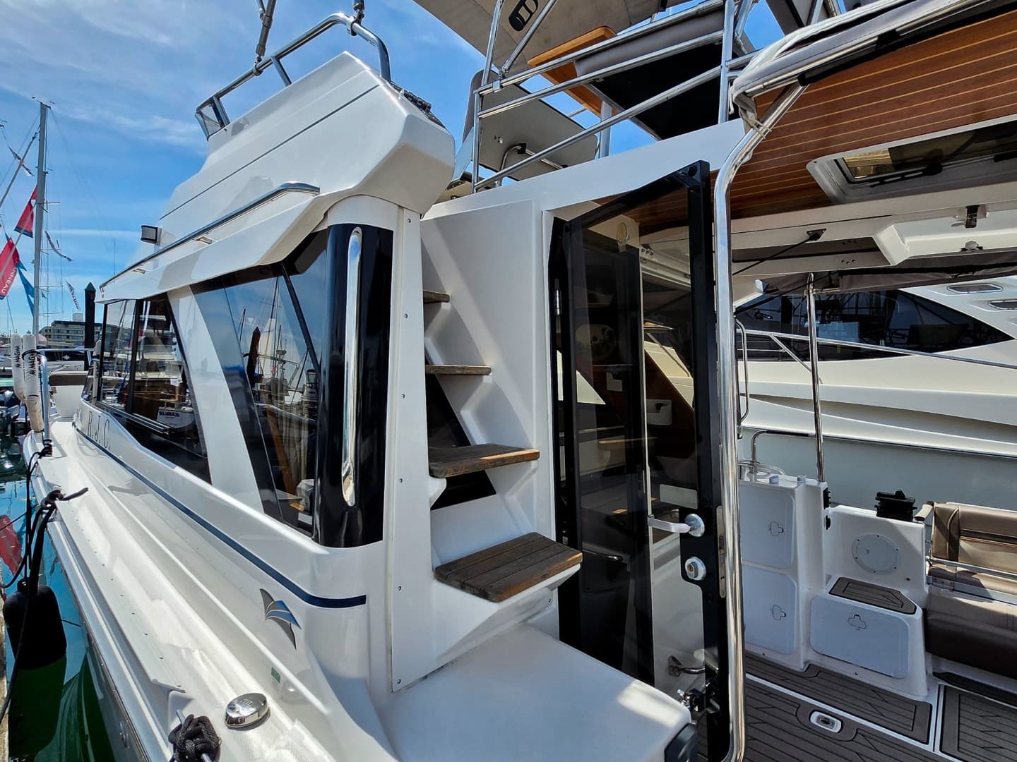 2022 Cutwater C-32 CB