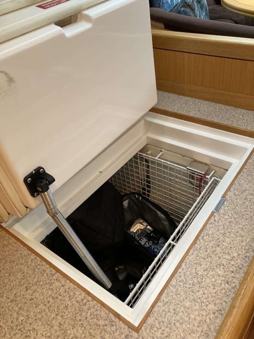 2008 Oyster 56 Deck Saloon