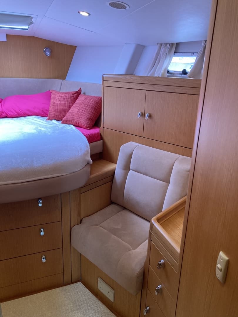 2008 Oyster 56 Deck Saloon