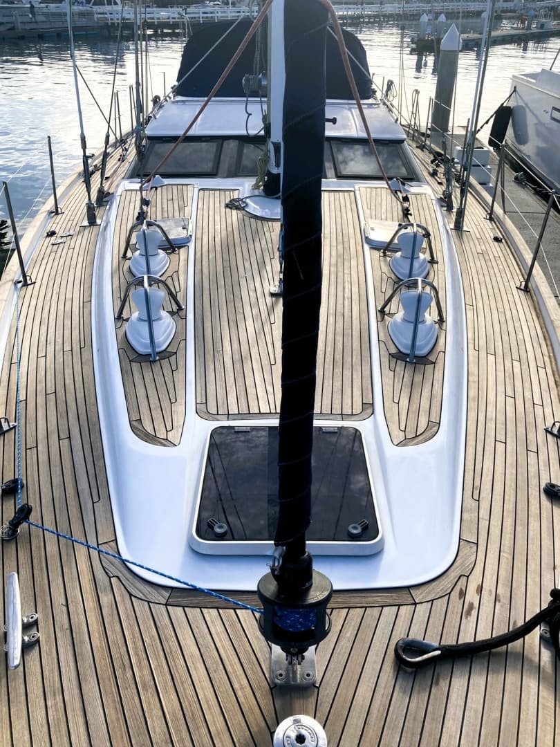 2008 Oyster 56 Deck Saloon