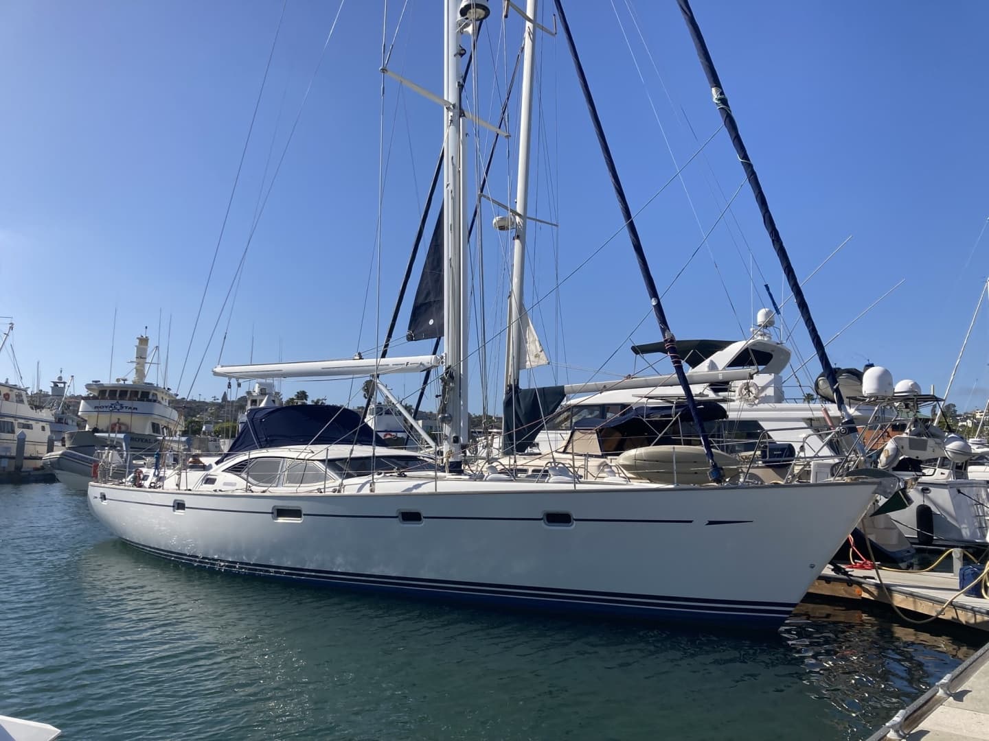 2008 Oyster 56 Deck Saloon