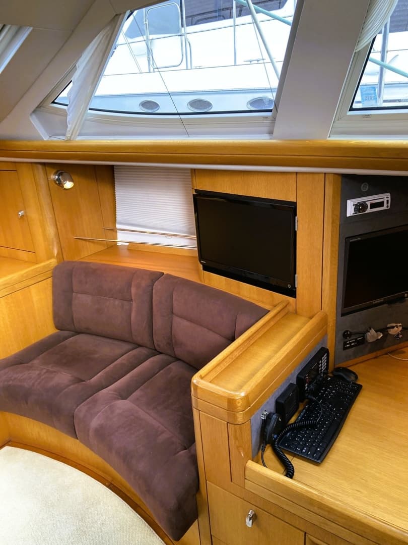 2008 Oyster 56 Deck Saloon