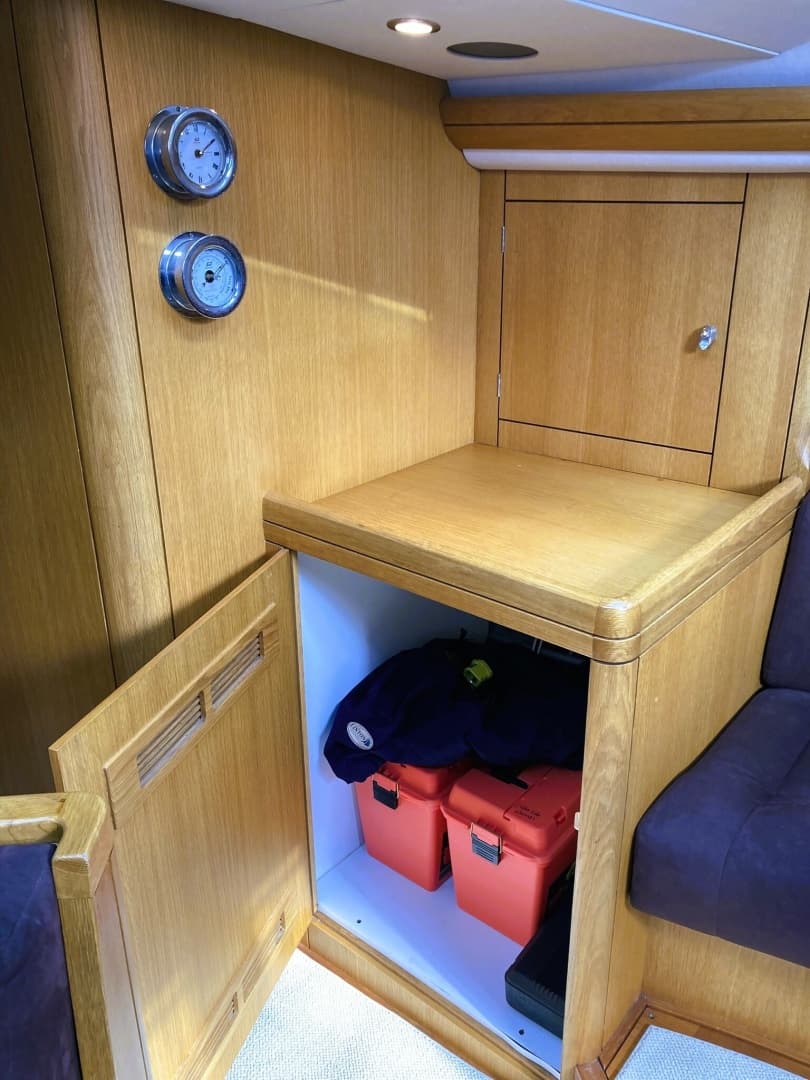 2008 Oyster 56 Deck Saloon