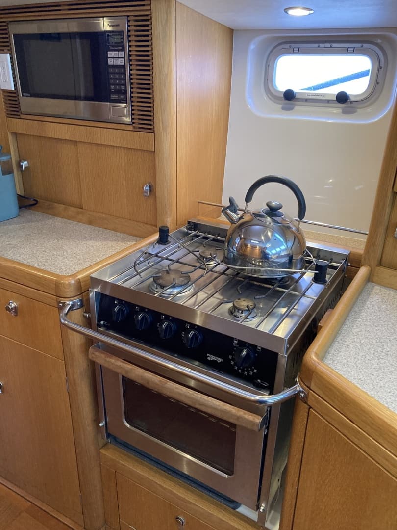 2008 Oyster 56 Deck Saloon