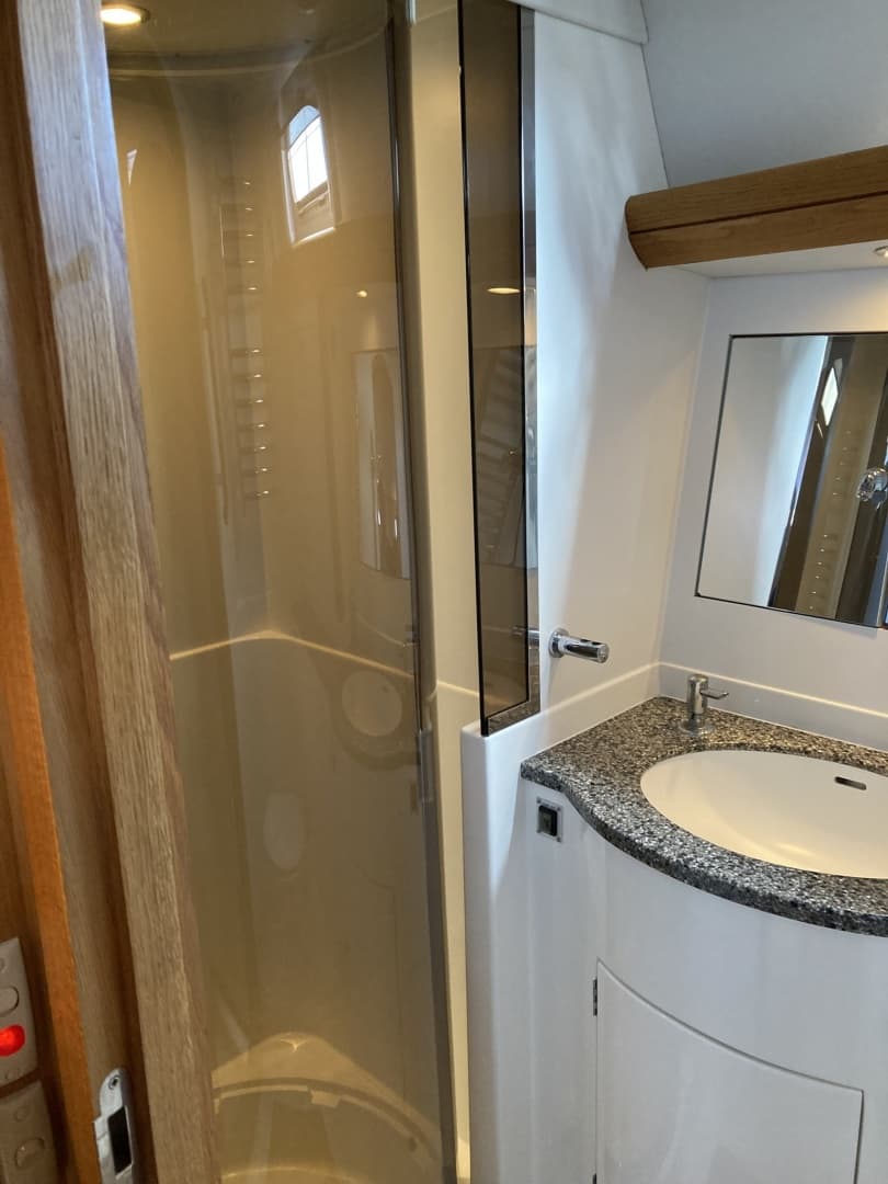 2008 Oyster 56 Deck Saloon