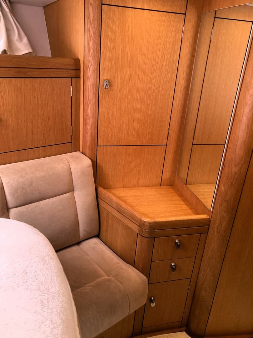 2008 Oyster 56 Deck Saloon