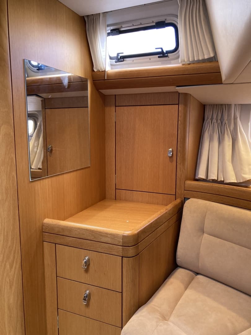 2008 Oyster 56 Deck Saloon