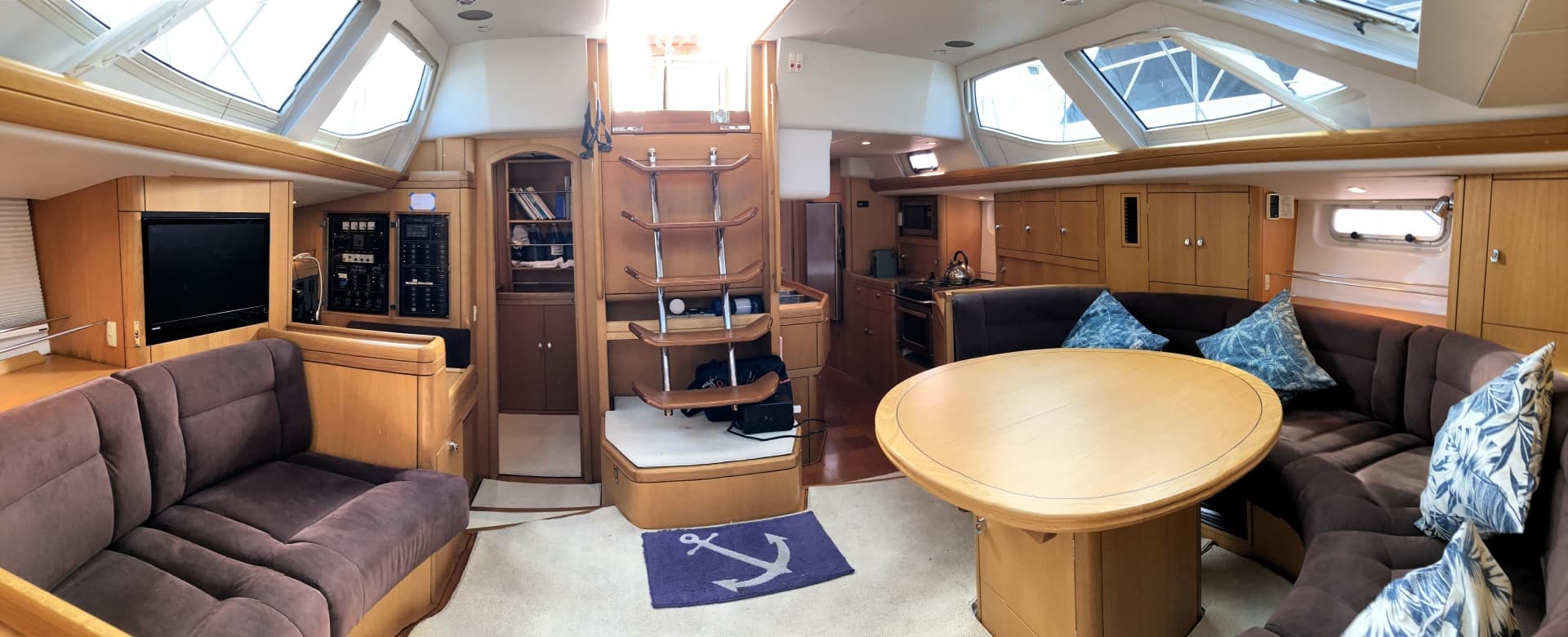 2008 Oyster 56 Deck Saloon