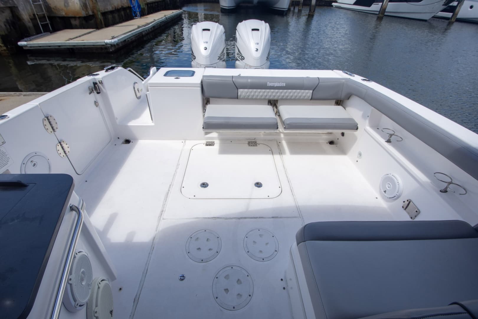 2019 Everglades 340 Dual Console