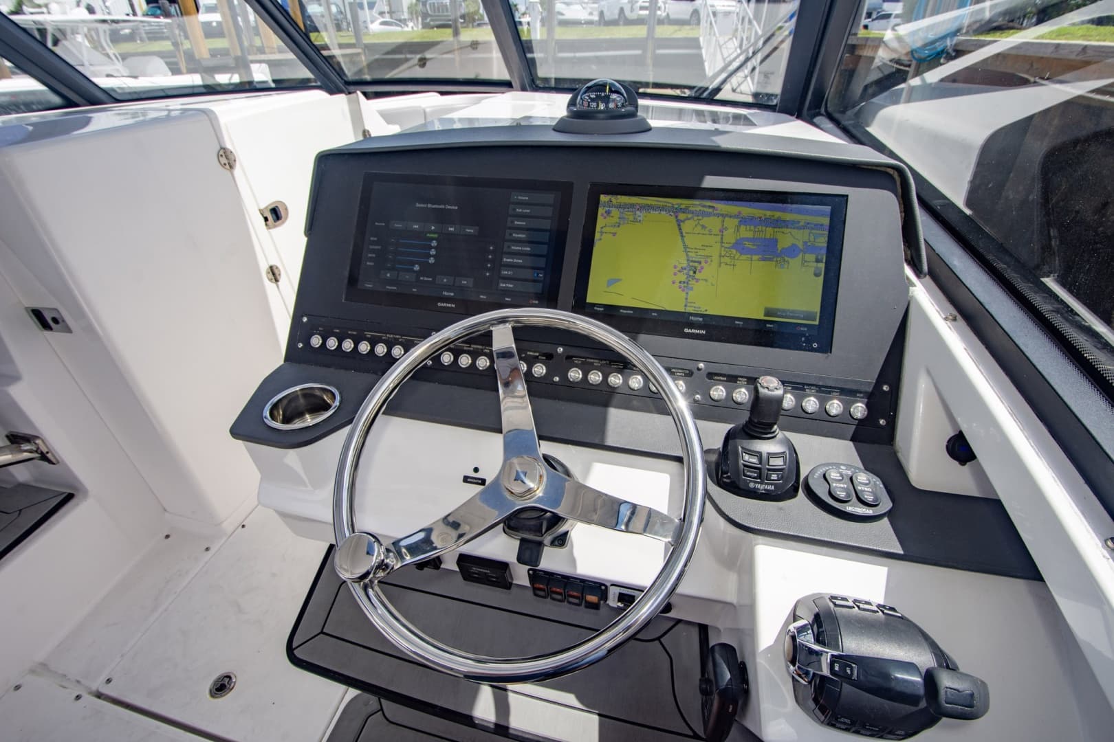 2019 Everglades 340 Dual Console