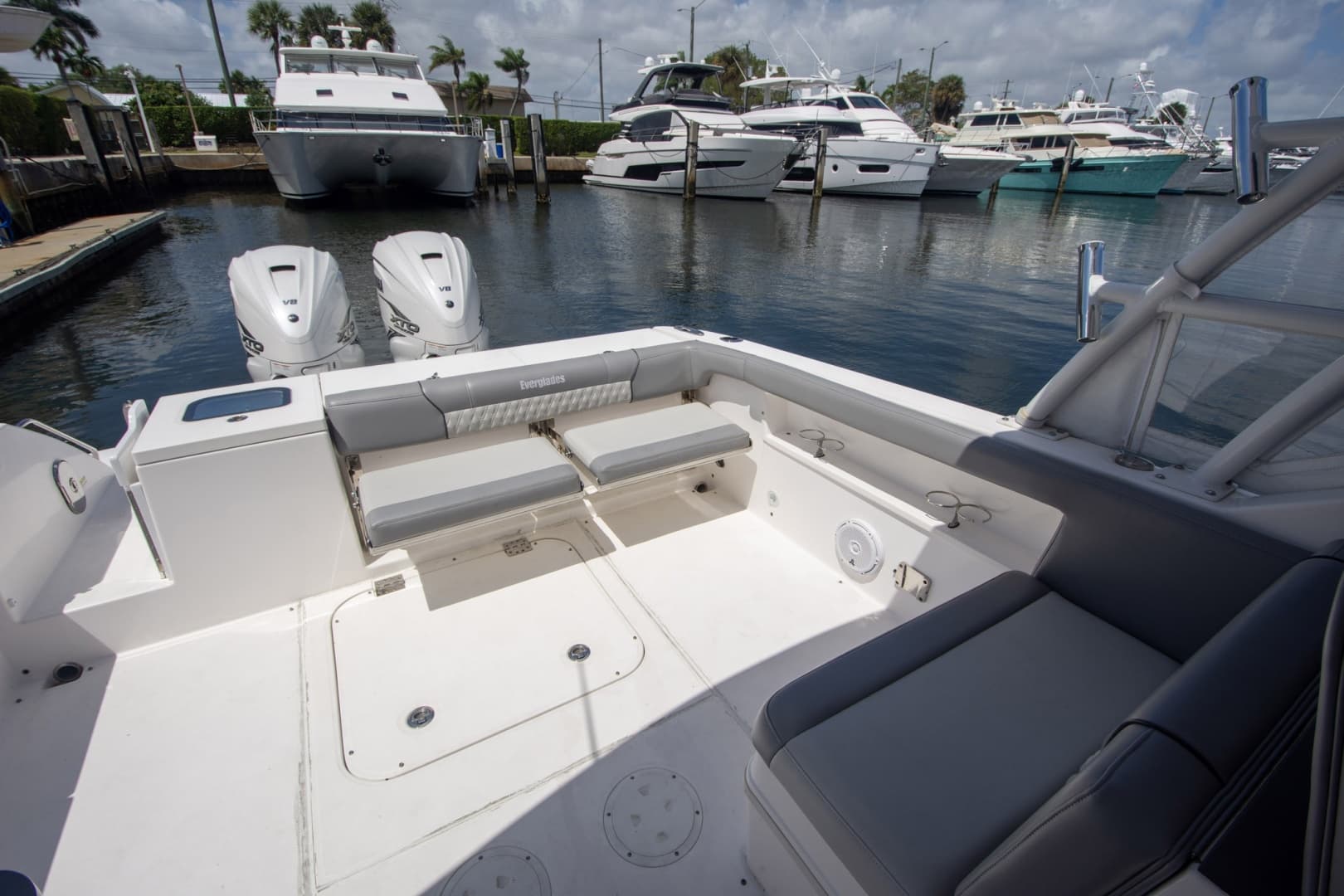 2019 Everglades 340 Dual Console