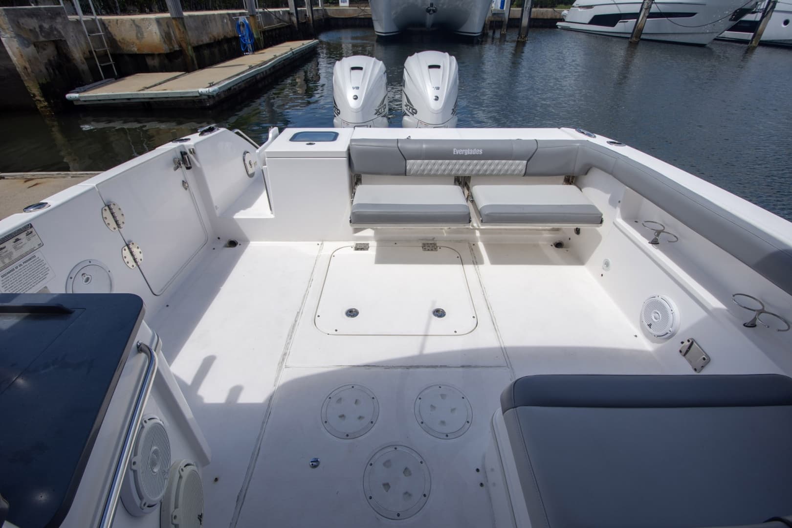 2019 Everglades 340 Dual Console