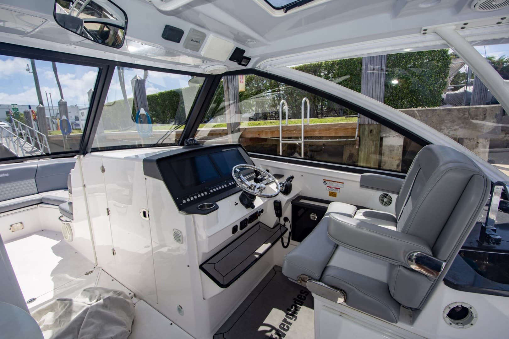 2019 Everglades 340 Dual Console