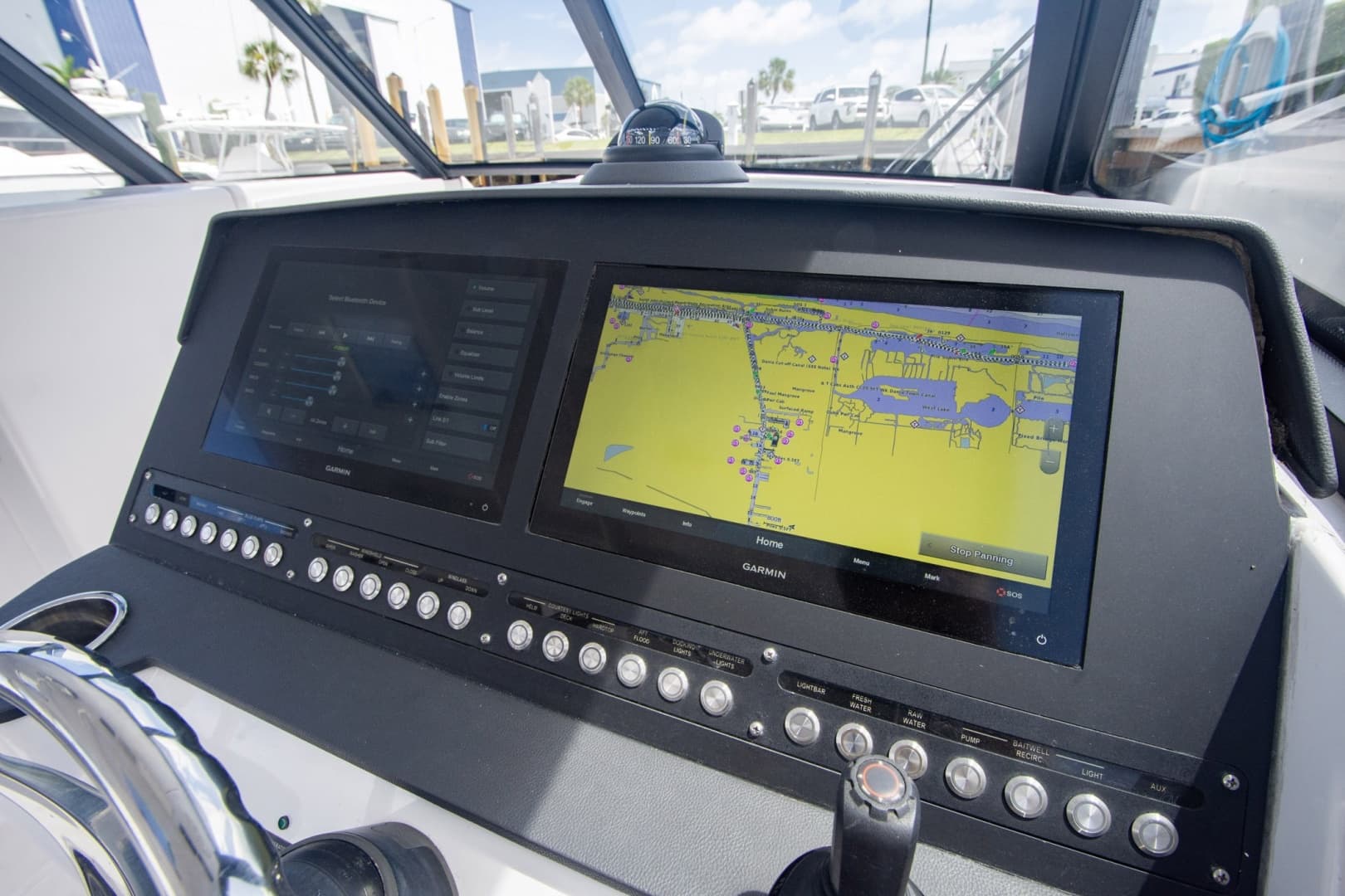 2019 Everglades 340 Dual Console