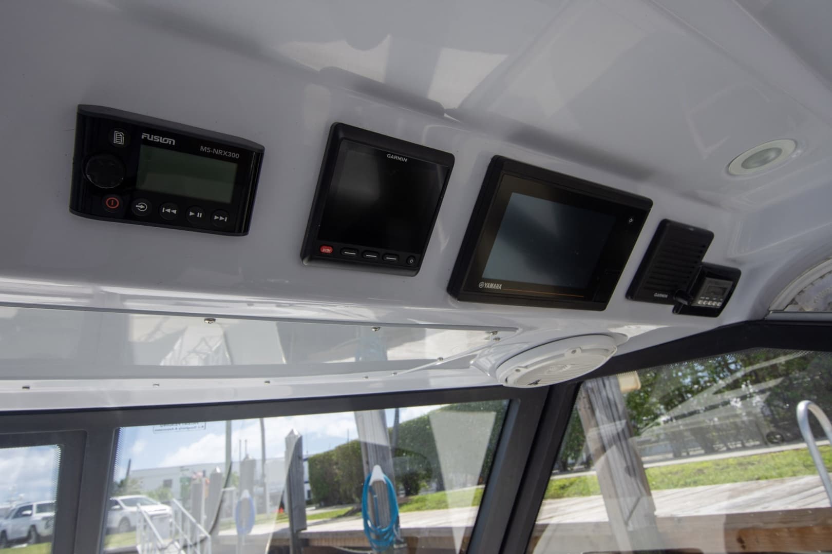 2019 Everglades 340 Dual Console