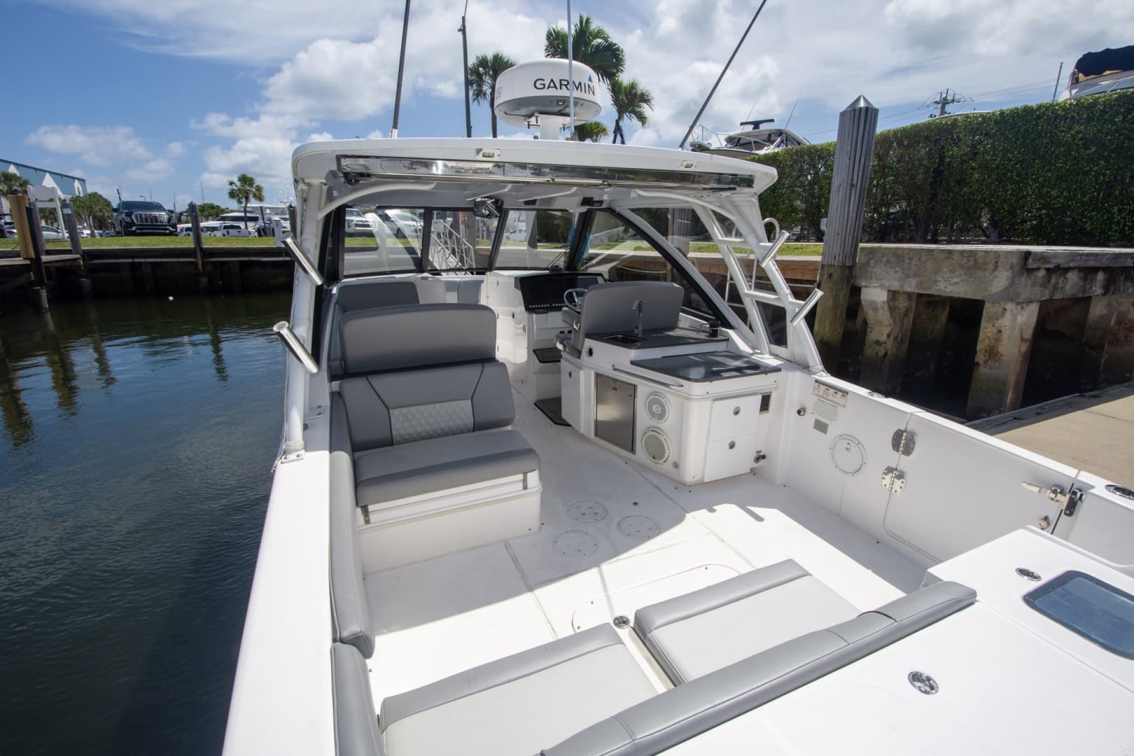2019 Everglades 340 Dual Console