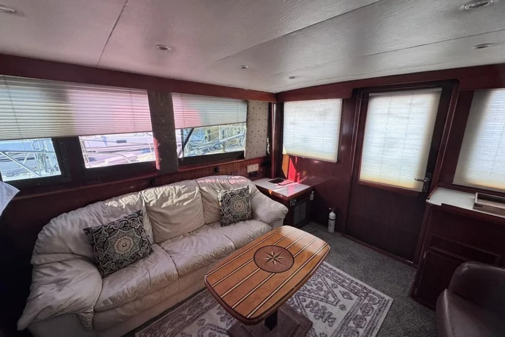 1981 Hatteras 43 Convertible