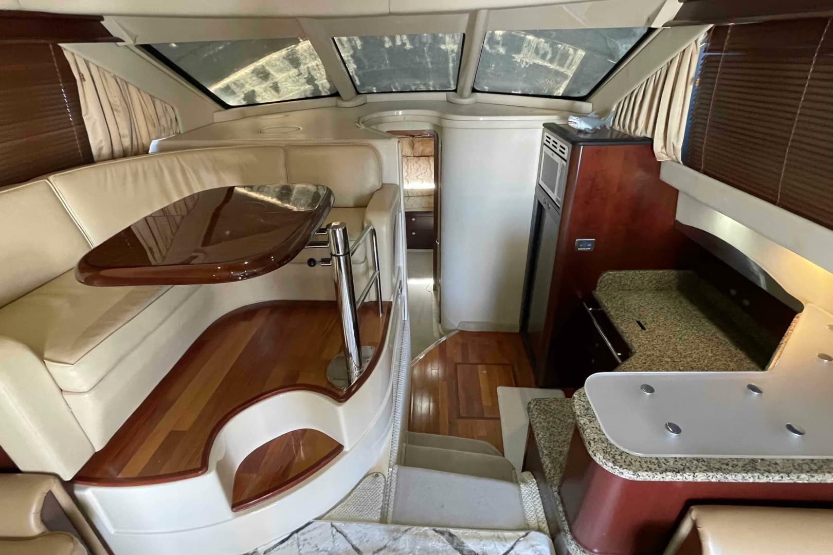 2005 Sea Ray 420 Sedan Bridge