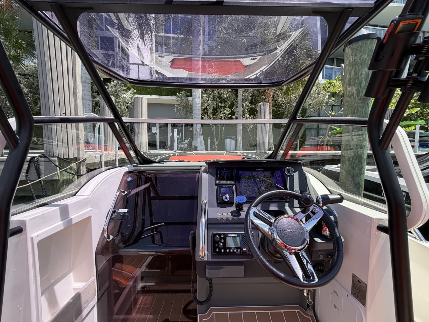 Nimbus 26 - Helm Station Electronics