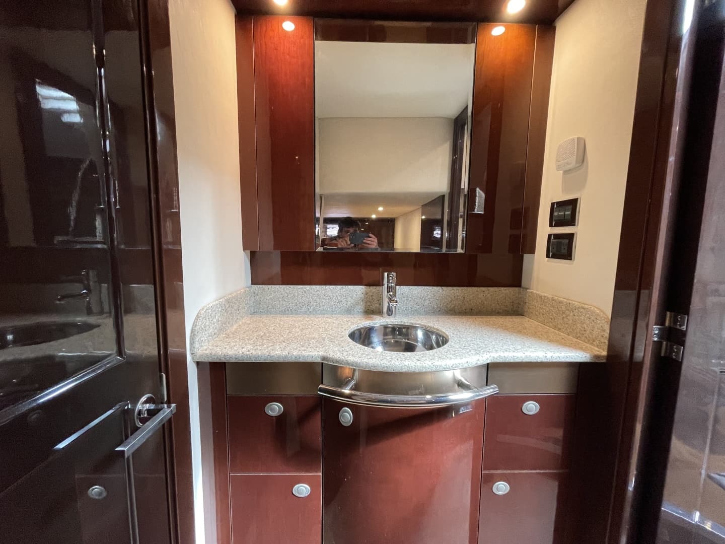 2009 Sea Ray 480 Sundancer