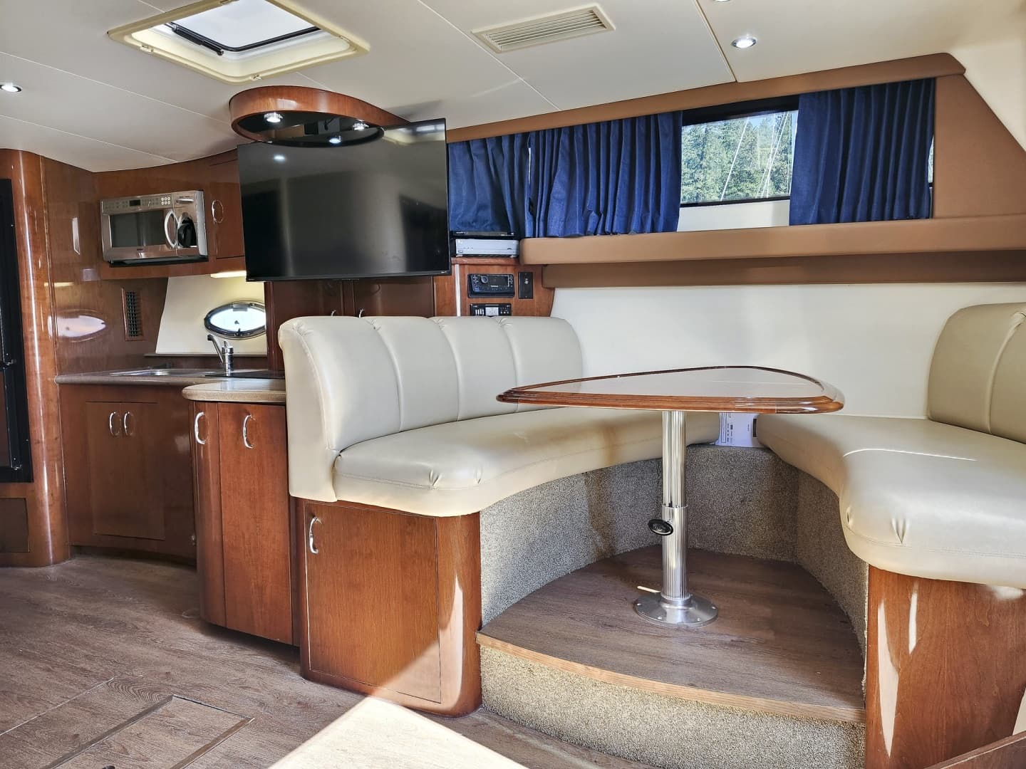 2007 Carver 36 Mariner