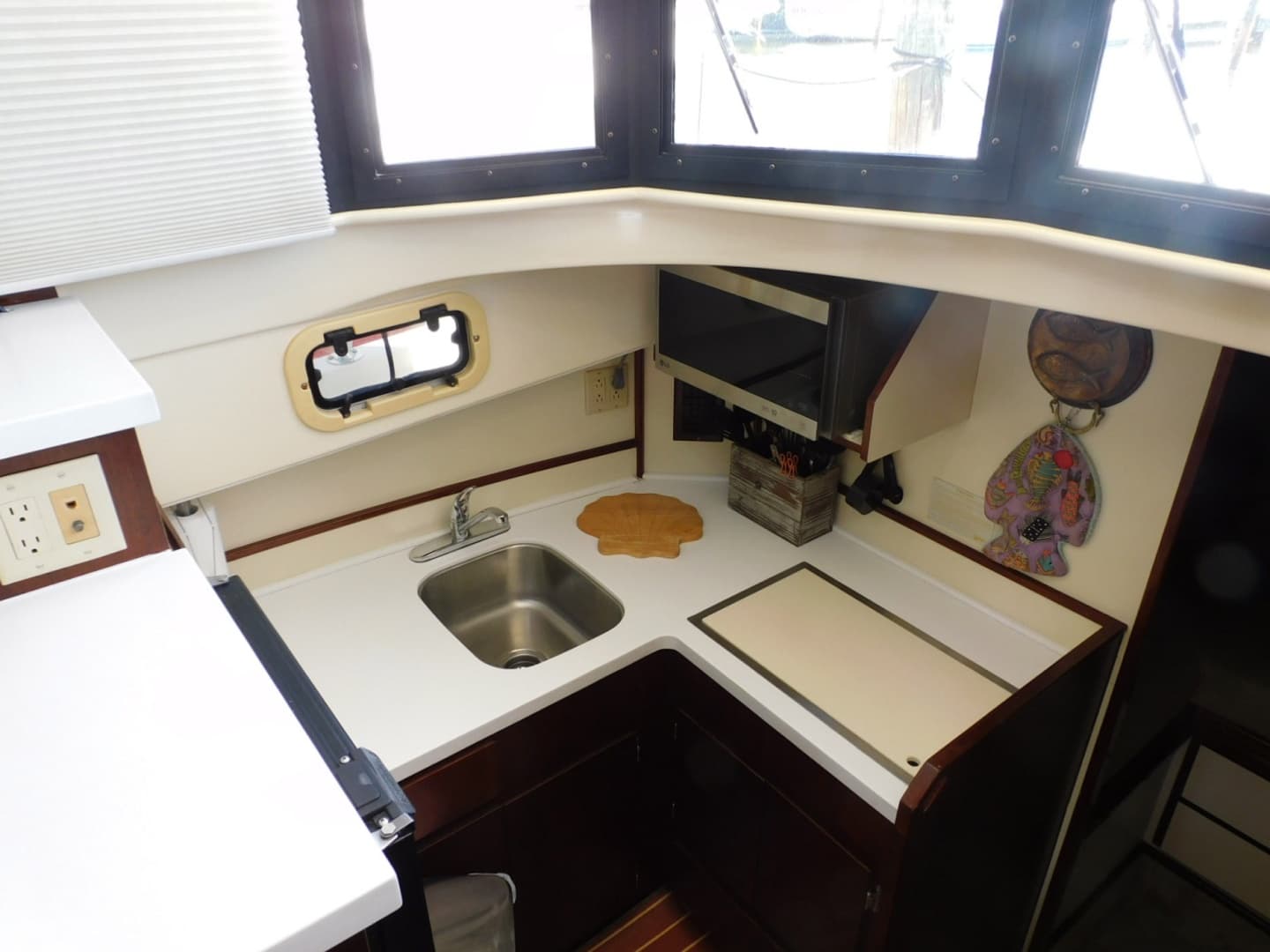 2000 Camano Troll 31