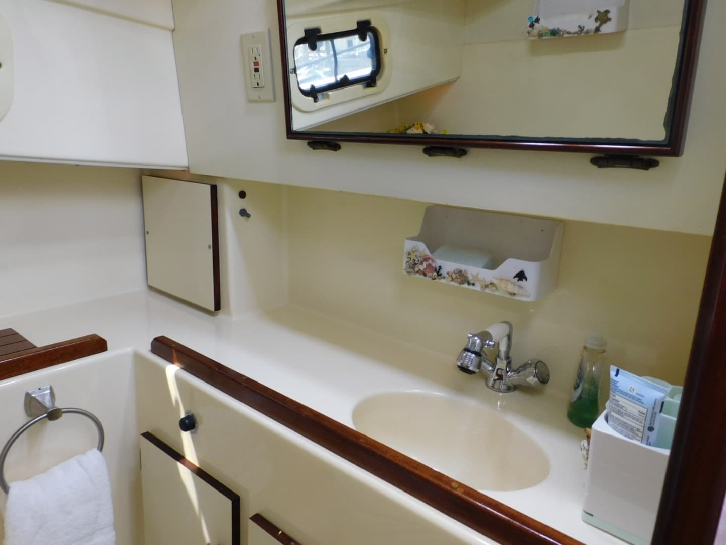 2000 Camano Troll 31