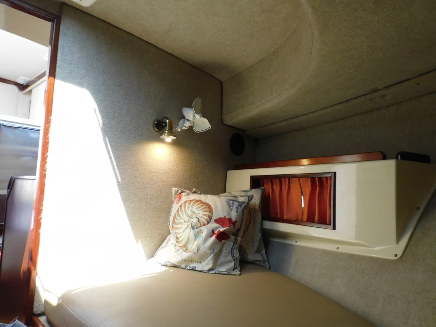 2000 Camano Troll 31