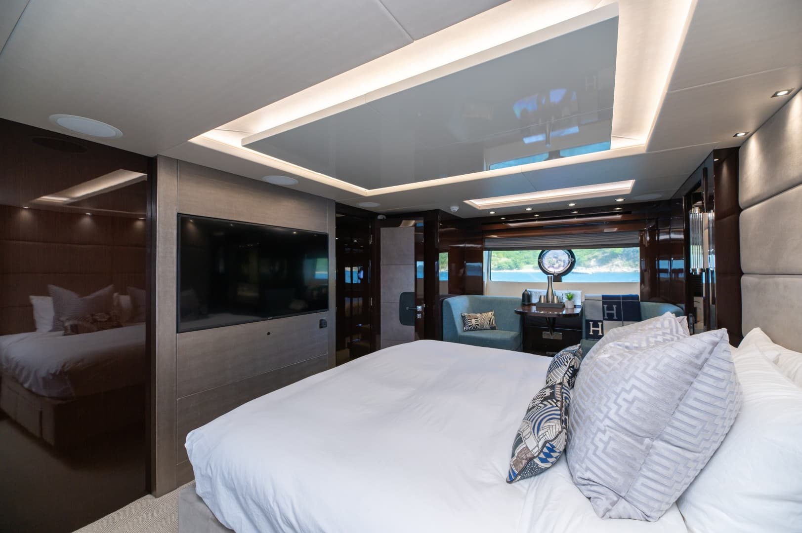 2017 Sunseeker 86 Yacht