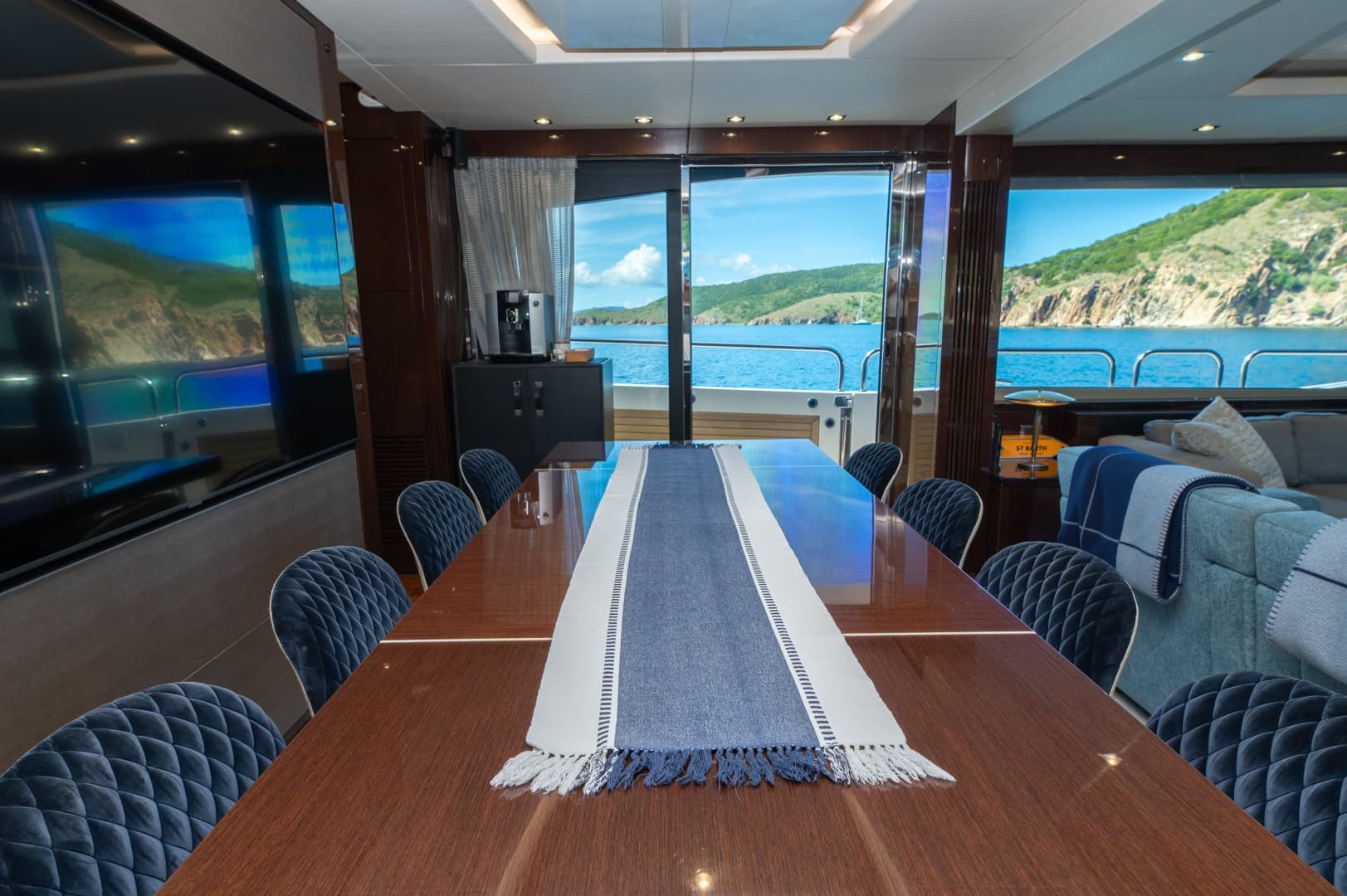 2017 Sunseeker 86 Yacht