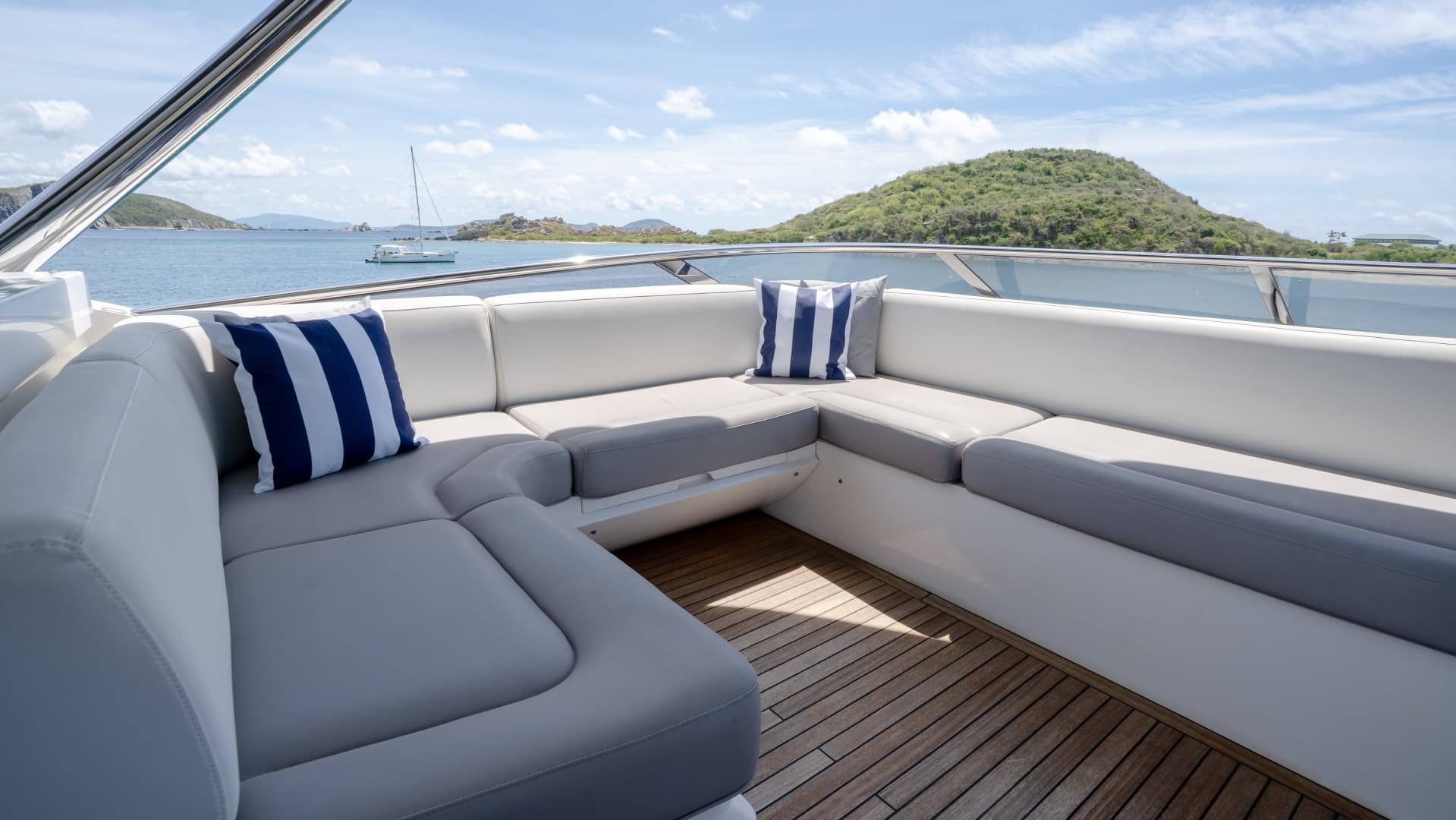 2017 Sunseeker 86 Yacht