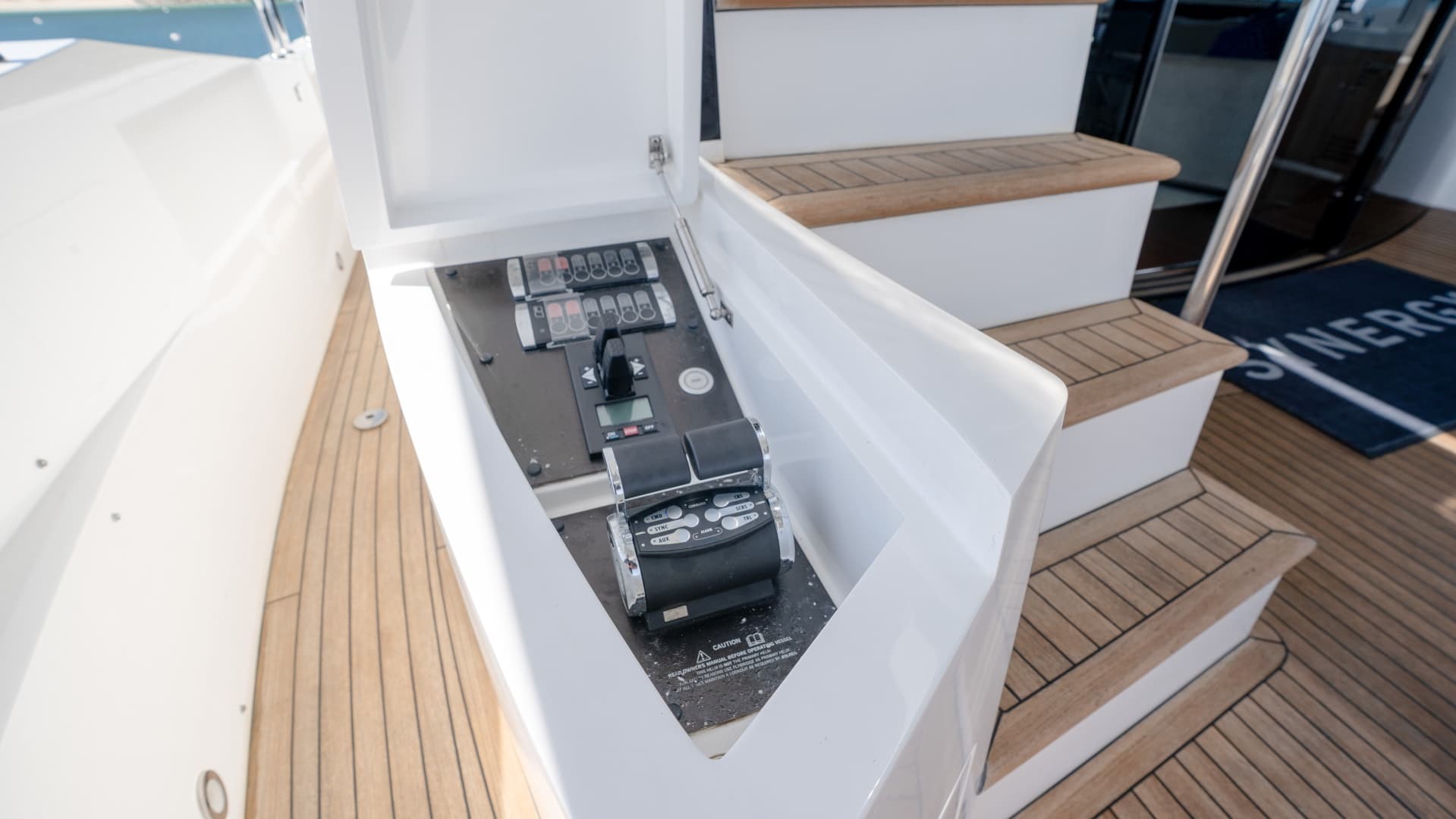 2017 Sunseeker 86 Yacht