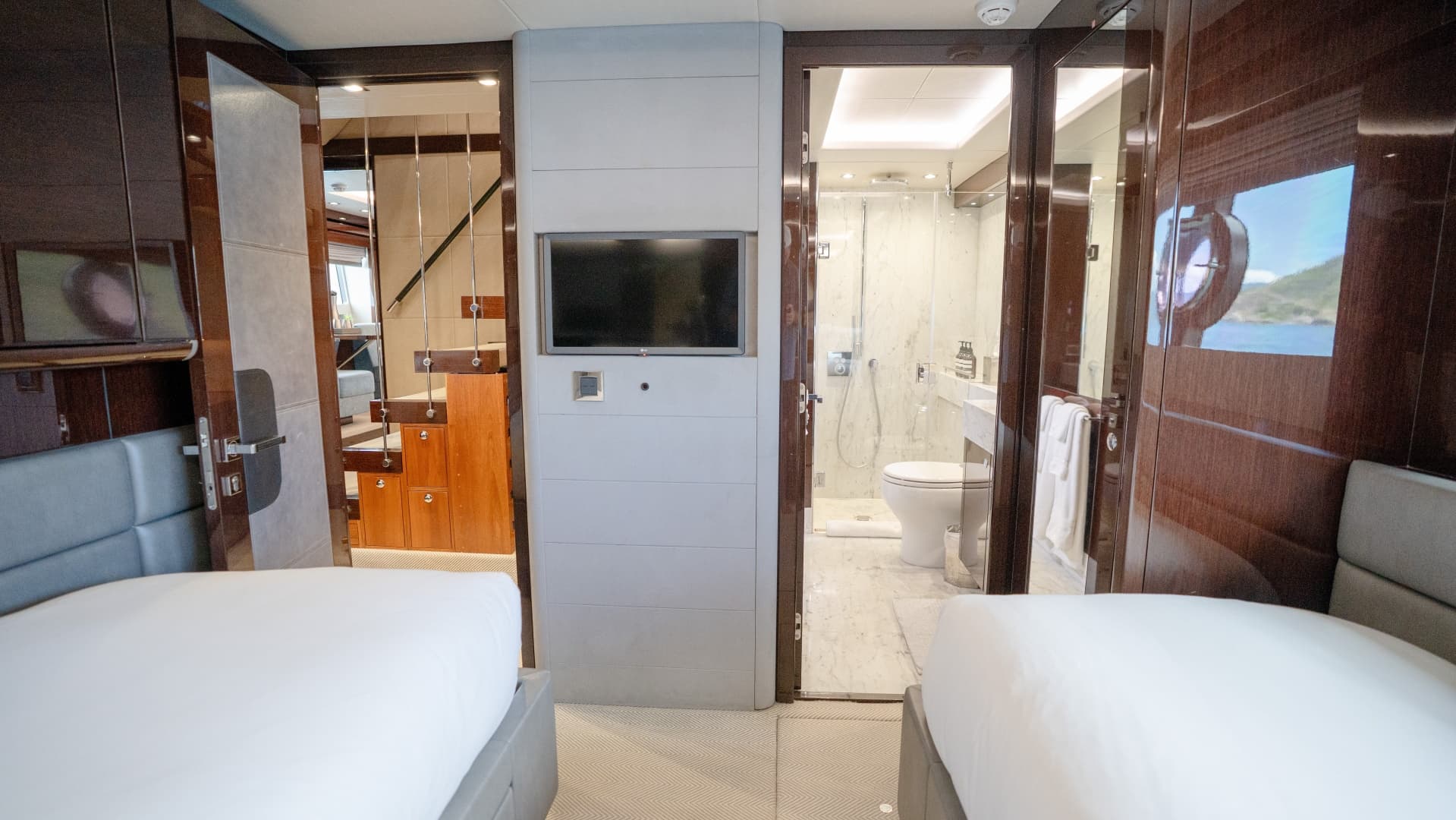 2017 Sunseeker 86 Yacht