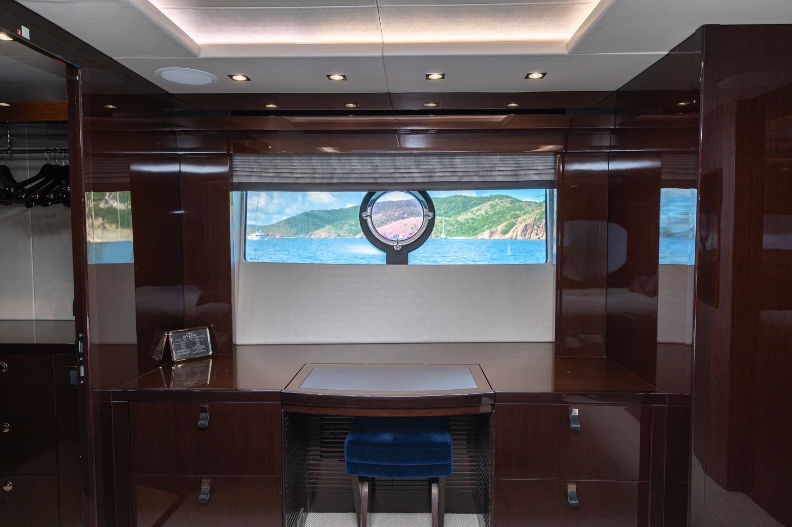 2017 Sunseeker 86 Yacht