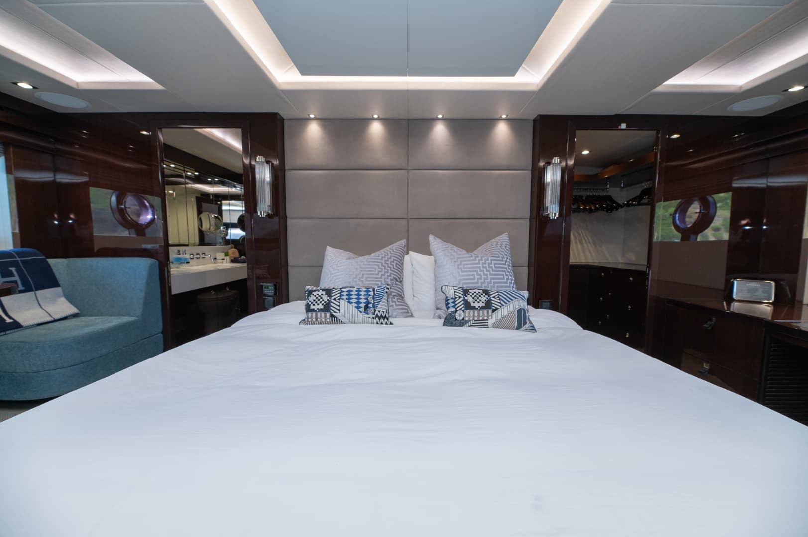 2017 Sunseeker 86 Yacht