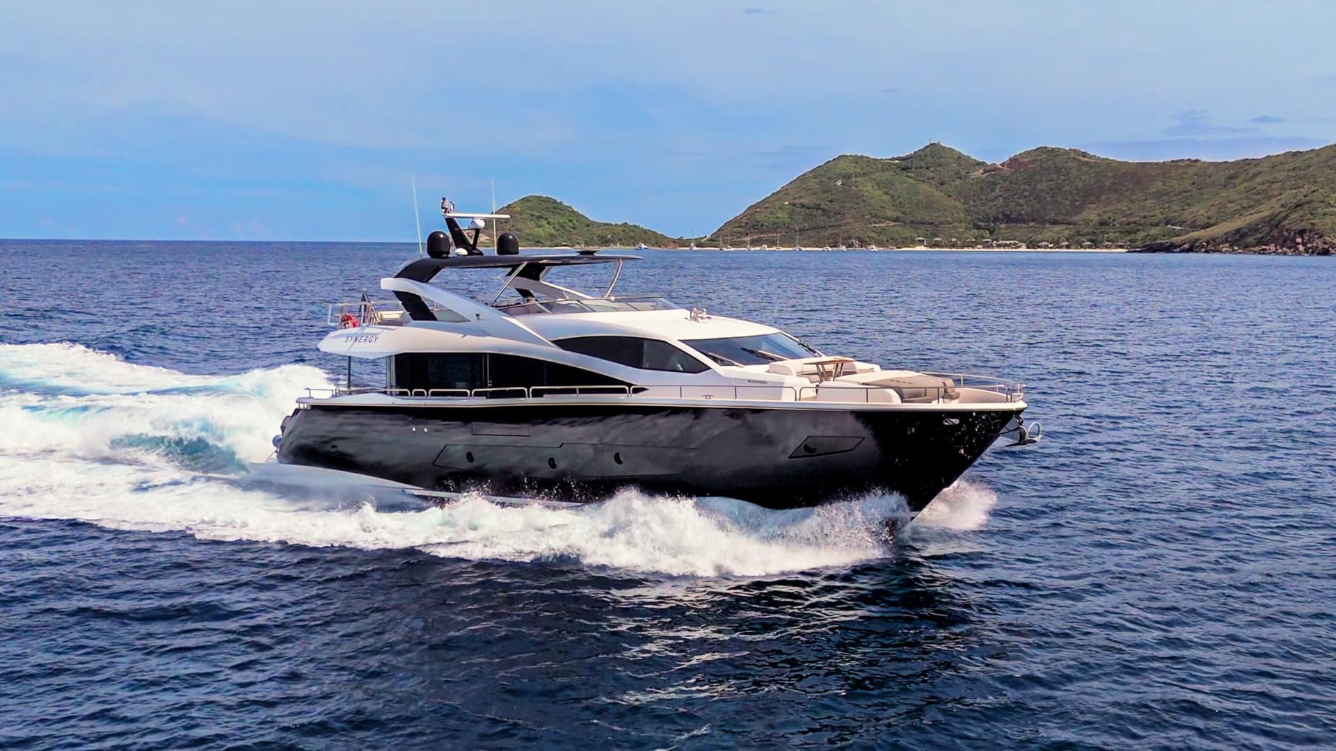 2017 Sunseeker 86 Yacht
