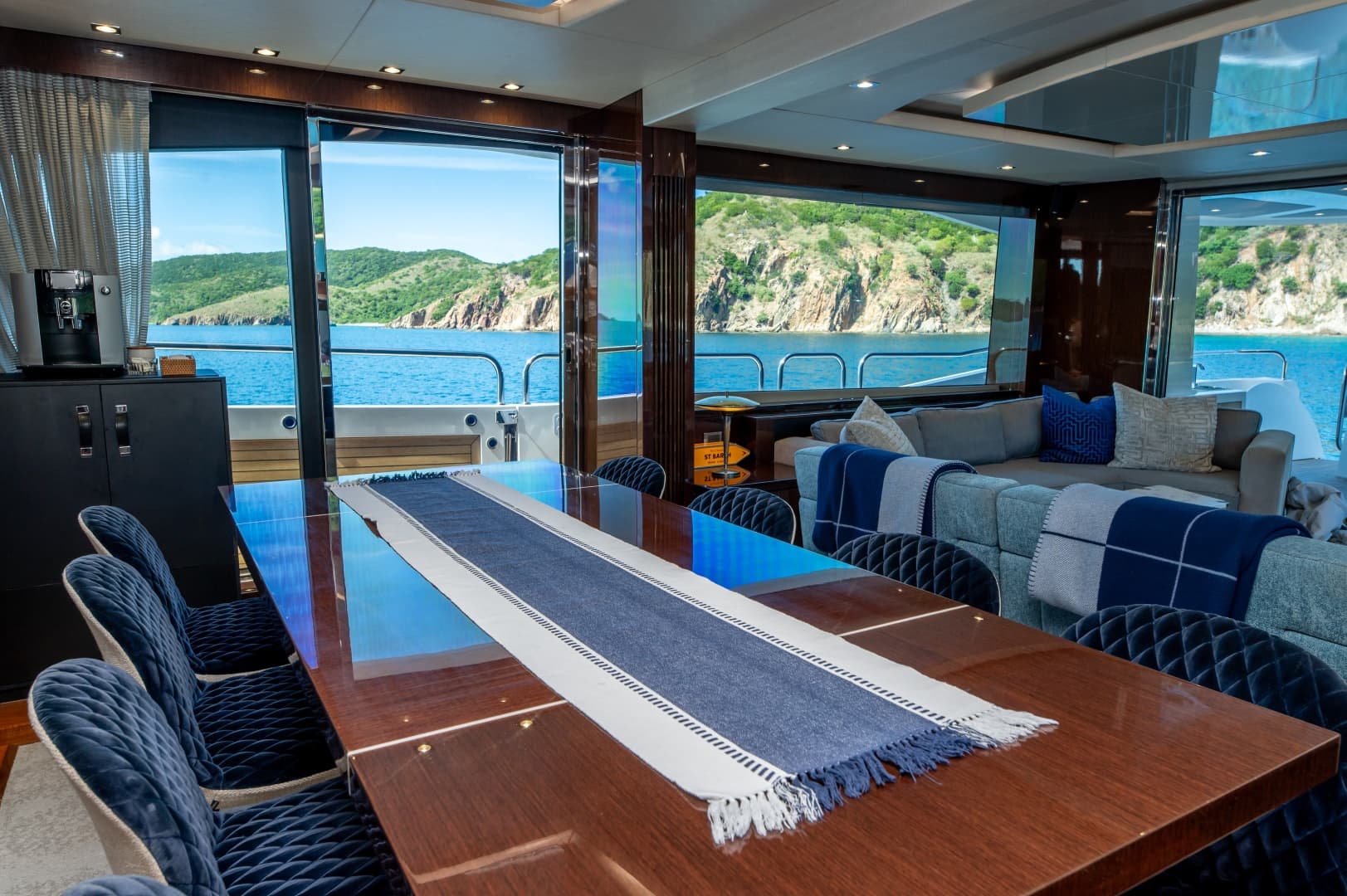 2017 Sunseeker 86 Yacht