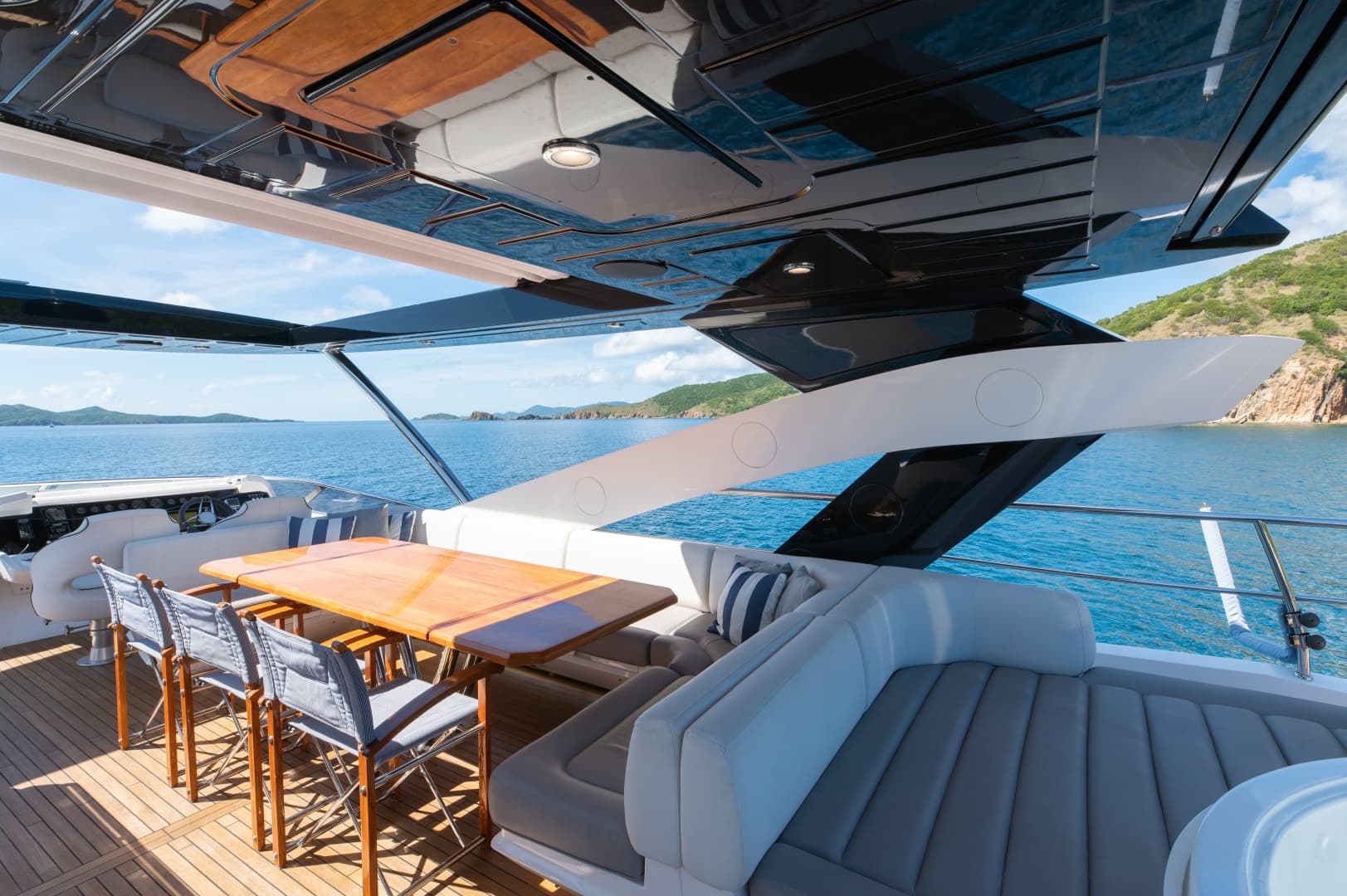 2017 Sunseeker 86 Yacht